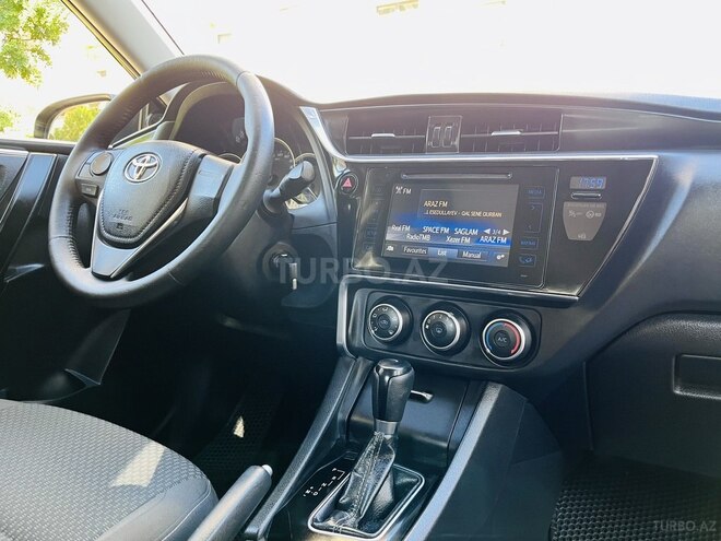 Toyota Corolla 2018, 125,000 km - 1.6 l - Bakı