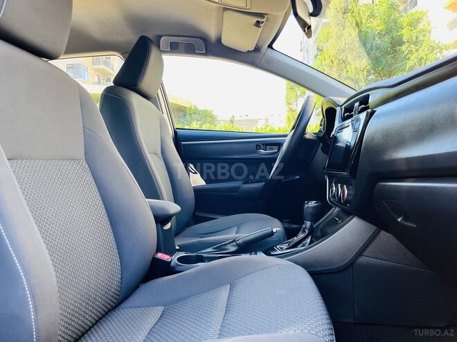 Toyota Corolla 2018, 125,000 km - 1.6 l - Bakı