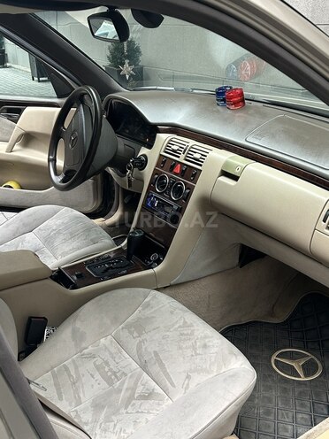 Mercedes E 230 1996, 465,000 km - 2.3 л - Bakı