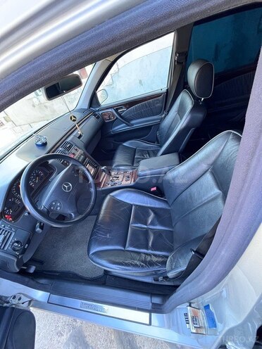 Mercedes E 240 2000, 210,000 km - 2.4 l - Masallı
