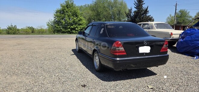Mercedes C 220 1995, 450,000 km - 2.2 l - Masallı