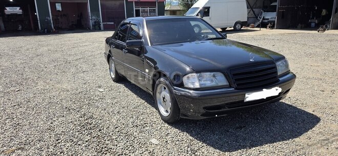 Mercedes C 220 1995, 450,000 km - 2.2 l - Masallı