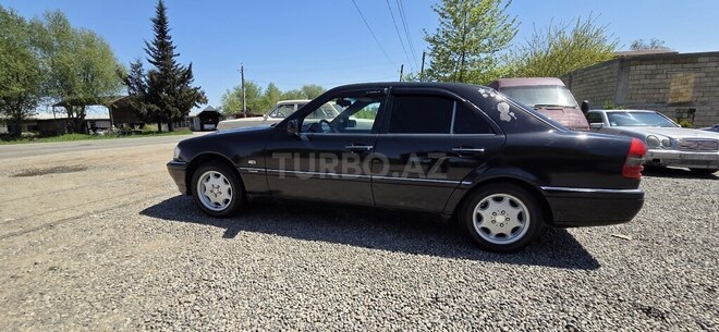Mercedes C 220 1995, 450,000 km - 2.2 l - Masallı