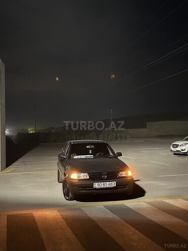Opel Astra 1997, 245,000 km - 1.6 l - Sumqayıt