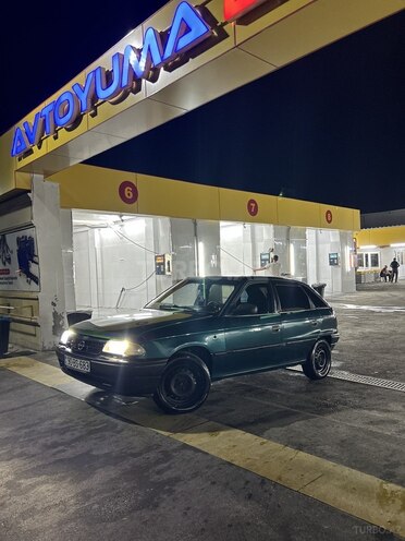 Opel Astra 1997, 245,000 km - 1.6 l - Sumqayıt
