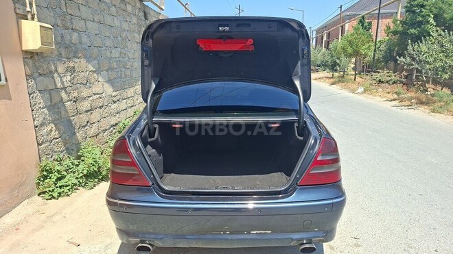 Mercedes E 270 2002, 369,000 km - 2.7 l - Bakı