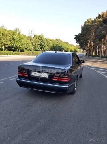 Mercedes E 220 d 2001, 615,000 km - 2.2 л - Bakı