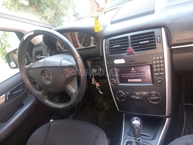 Mercedes B 170 2009, 127,500 km - 1.7 л - Bakı