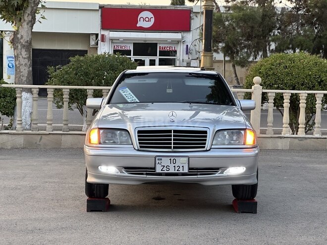 Mercedes C 230 2000, 259,868 km - 2.3 l - Saatlı