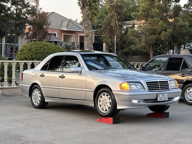Mercedes C 230 2000, 259,868 km - 2.3 l - Saatlı