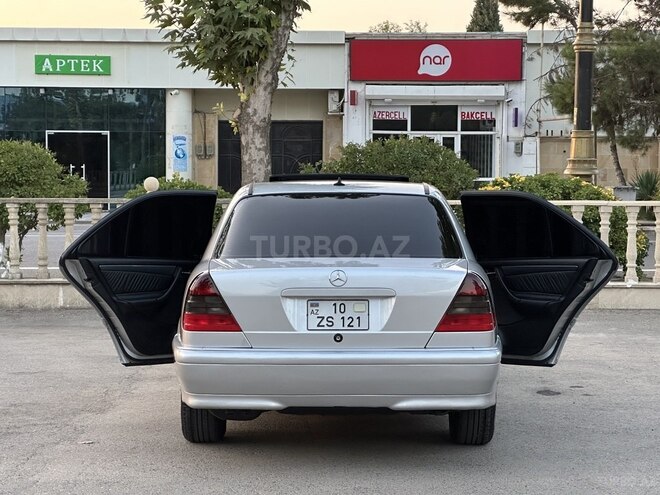 Mercedes C 230 2000, 259,868 km - 2.3 l - Saatlı