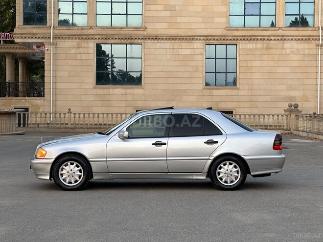 Mercedes C 230 2000, 259,868 km - 2.3 l - Saatlı