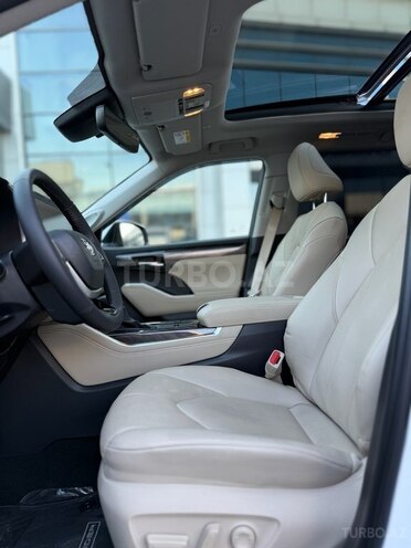 Toyota Highlander 2024, 7,500 km - 2.5 л - Bakı