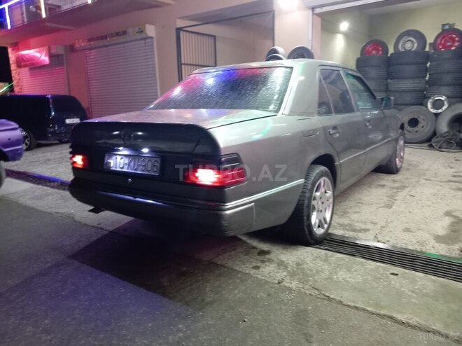 Mercedes E 200 1992, 500,000 km - 2.0 l - Xaçmaz