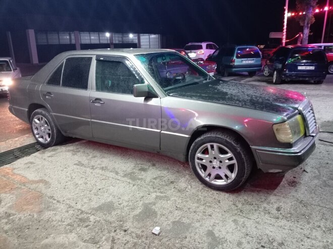 Mercedes E 200 1992, 500,000 km - 2.0 l - Xaçmaz