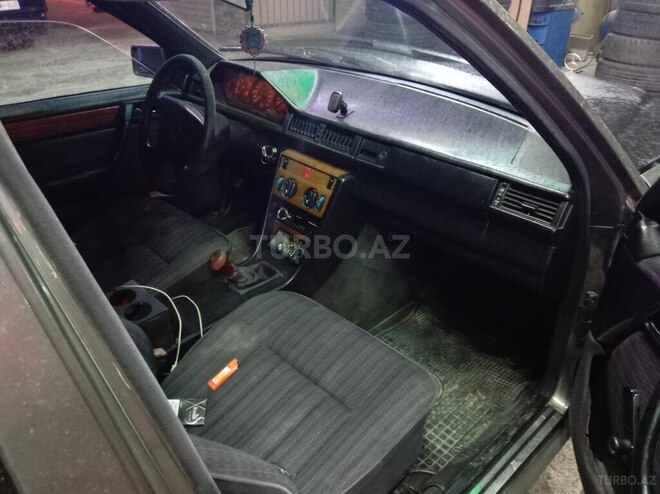 Mercedes E 200 1992, 500,000 km - 2.0 l - Xaçmaz