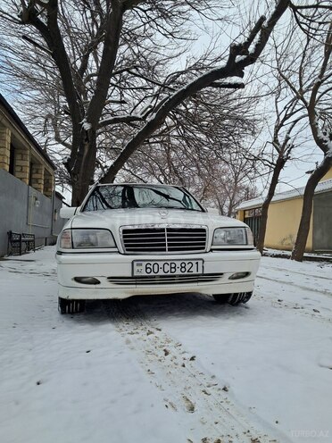Mercedes C 240 2000, 330,431 km - 2.4 l - Tovuz