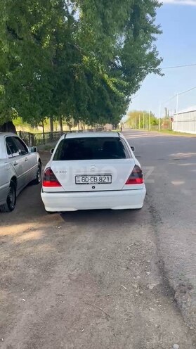 Mercedes C 240 2000, 330,431 km - 2.4 l - Tovuz