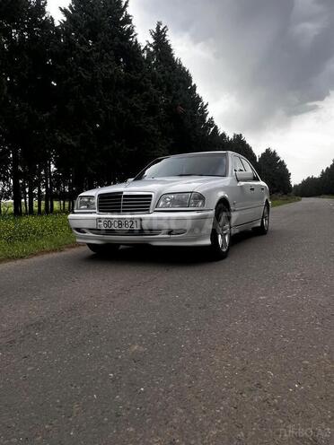 Mercedes C 240 2000, 330,431 km - 2.4 l - Tovuz