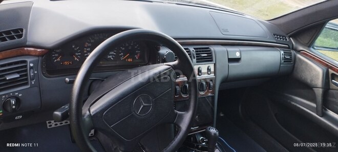 Mercedes E 230 1997, 406,722 km - 2.3 l - Bakı