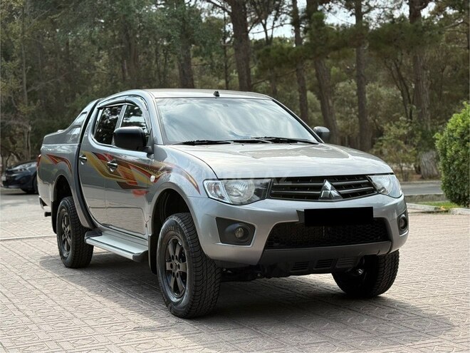 Mitsubishi L200 2015, 146,450 km - 2.5 l - Bakı