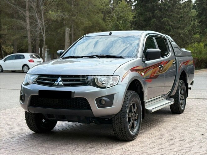 Mitsubishi L200 2015, 146,450 km - 2.5 l - Bakı