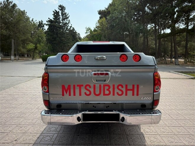 Mitsubishi L200 2015, 146,450 km - 2.5 l - Bakı