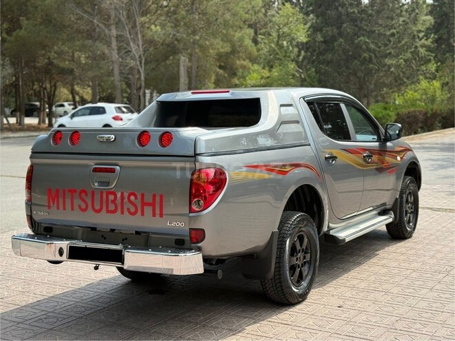 Mitsubishi L200 2015, 146,450 km - 2.5 l - Bakı