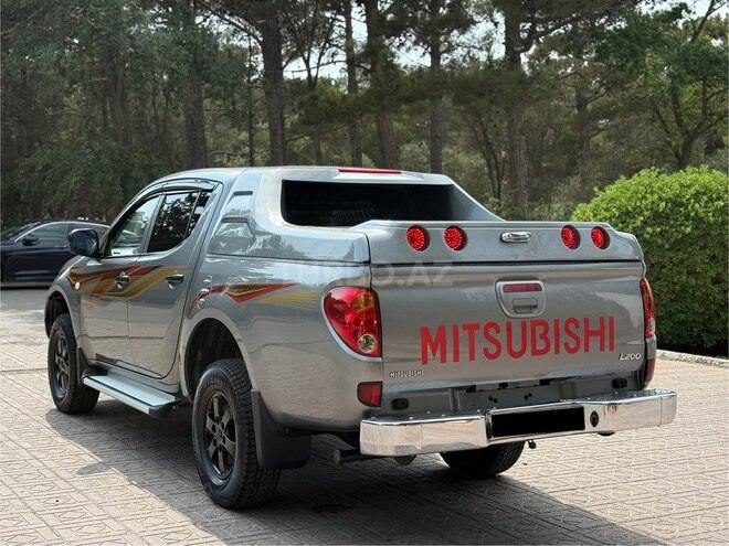 Mitsubishi L200 2015, 146,450 km - 2.5 l - Bakı