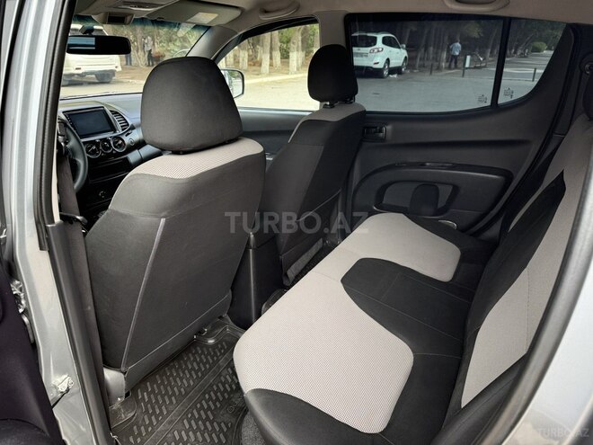 Mitsubishi L200 2015, 146,450 km - 2.5 l - Bakı
