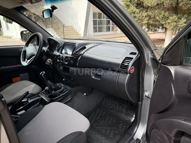 Mitsubishi L200 2015, 146,450 km - 2.5 l - Bakı