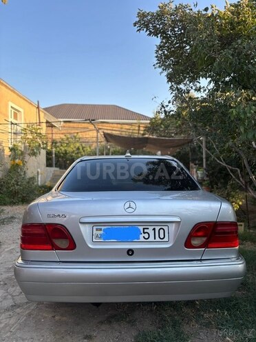 Mercedes E 240 1997, 300,000 km - 2.4 l - Sumqayıt