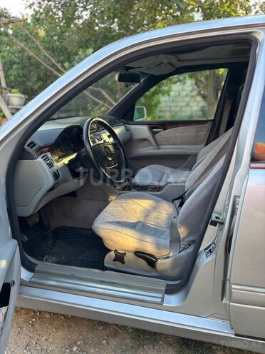 Mercedes E 240 1997, 300,000 km - 2.4 l - Sumqayıt