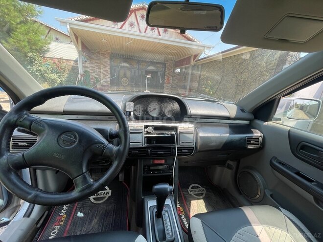 Nissan X-Trail 2001, 325,300 km - 2.0 l - Saatlı