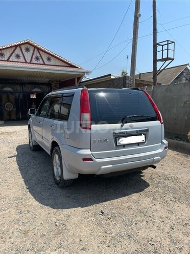 Nissan X-Trail 2001, 325,300 km - 2.0 l - Saatlı