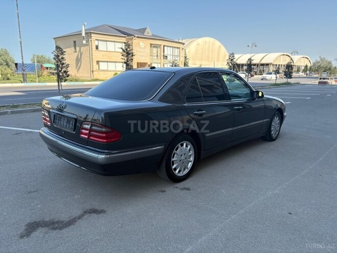 Mercedes E 240 2001, 300,000 km - 2.4 л - Xırdalan