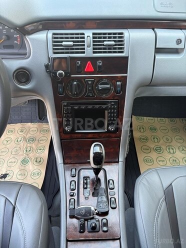 Mercedes E 240 2001, 300,000 km - 2.4 л - Xırdalan