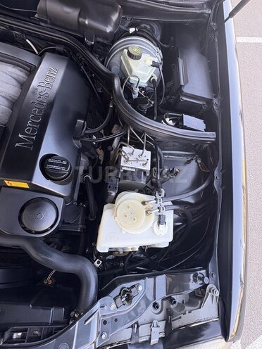Mercedes E 240 2001, 300,000 km - 2.4 л - Xırdalan