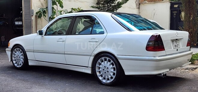 Mercedes C 200 2000, 246,000 km - 2.0 l - Bakı