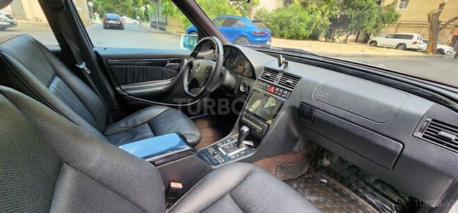 Mercedes C 200 2000, 246,000 km - 2.0 l - Bakı