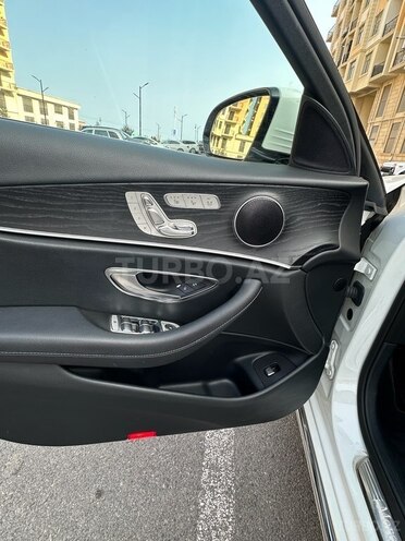 Mercedes E 300 4MATIC 2016, 188,000 km - 3.5 л - Sumqayıt
