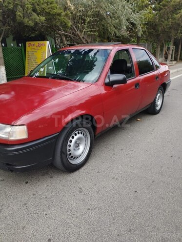 Opel Vectra 1990, 157,000 km - 1.6 l - Mingəçevir