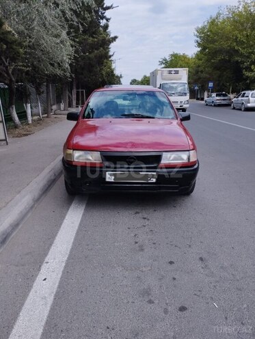 Opel Vectra 1990, 157,000 km - 1.6 l - Mingəçevir