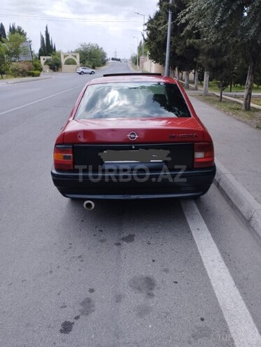 Opel Vectra 1990, 157,000 km - 1.6 l - Mingəçevir