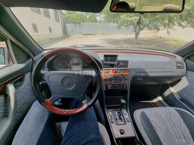 Mercedes C 220 1994, 555,000 km - 2.2 л - Quba