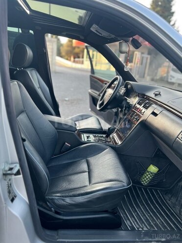 Mercedes E 220 d 2001, 417,570 km - 2.2 л - Bakı