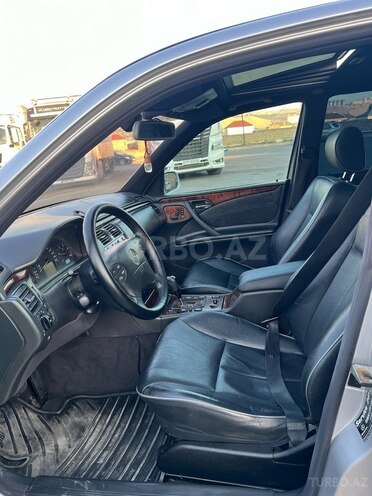 Mercedes E 220 d 2001, 417,570 km - 2.2 л - Bakı