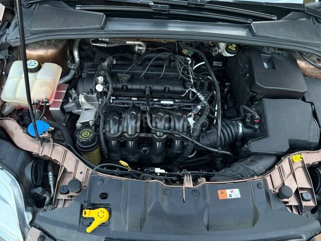 Ford Focus 2013, 125,300 km - 1.6 л - Bakı