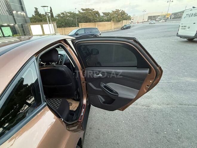 Ford Focus 2013, 125,300 km - 1.6 л - Bakı