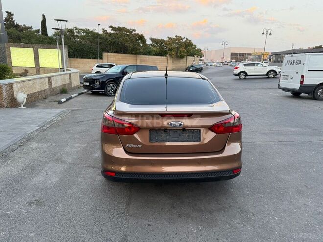 Ford Focus 2013, 125,300 km - 1.6 л - Bakı